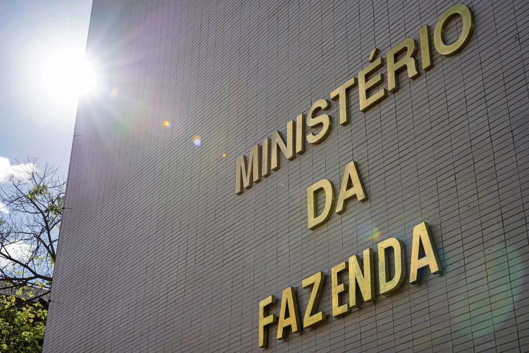 Taxa de 5% sobre alguns investimentos.
